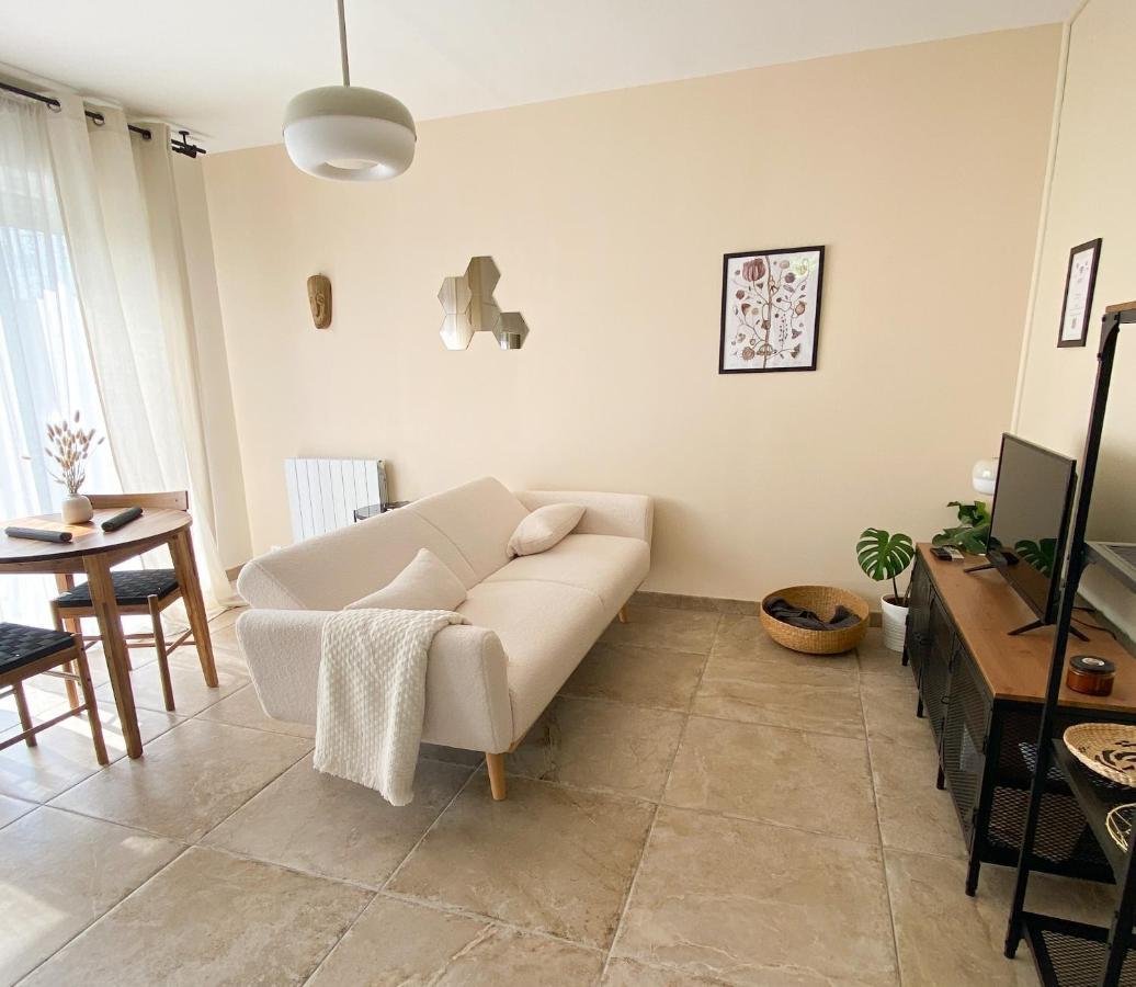Au Chalet Maroilles Экстерьер фото